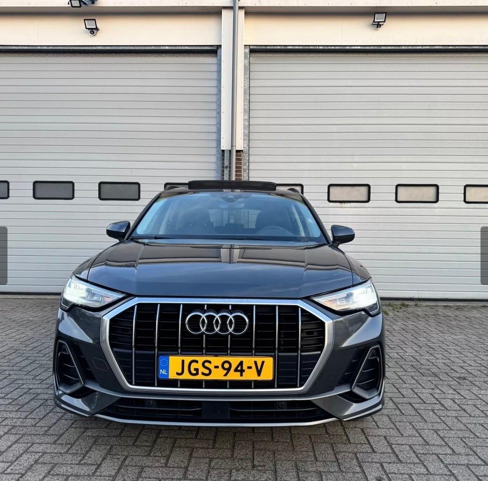 Audi Q3 35 TFSI Pro Line S-Line Panoramadak Trekhaak foto 2